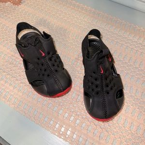 Pink and Black Nike Sunray Protect Water Shoes For Outdoors/Water Shoes